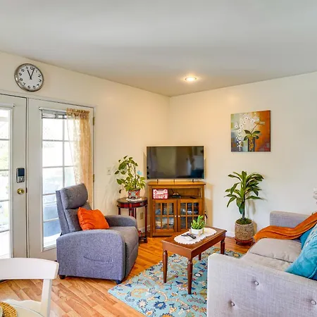 Cozy Couple's Oasis W/ Pool: 3 Mi To Disneyland! Apartment Garden Grove