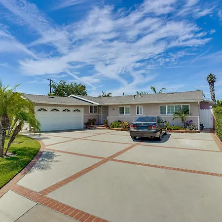 Cozy Couple's Oasis W/ Pool: 3 Mi To Disneyland! Garden Grove