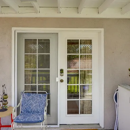 Apartment Cozy Couple's Oasis W/ Pool: 3 Mi To Disneyland!