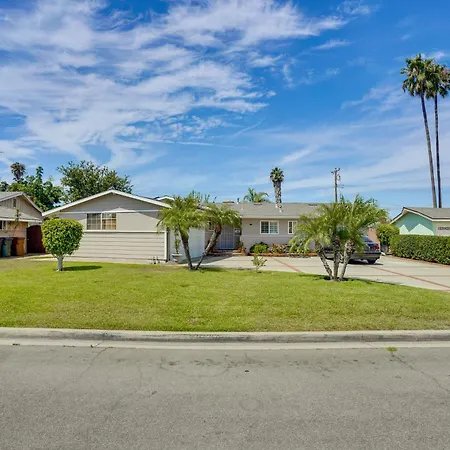 Cozy Couple's Oasis W/ Pool: 3 Mi To Disneyland! Garden Grove