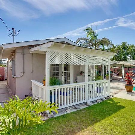 Cozy Couple's Oasis W/ Pool: 3 Mi To Disneyland!